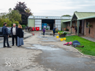 AK021025-104 - Alan King Stable Visit